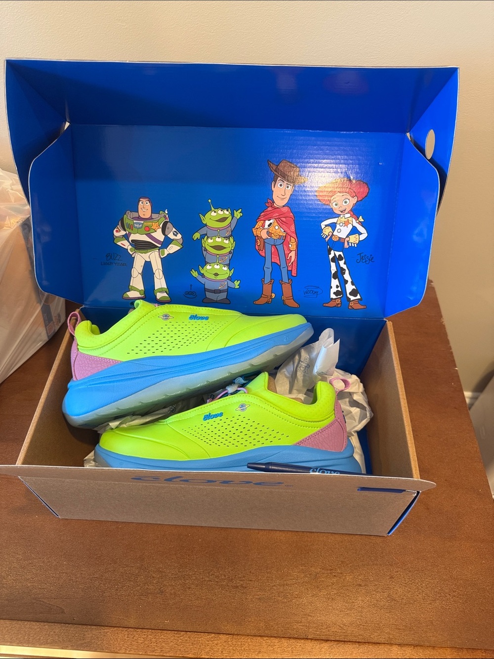 Clove prima aliens Toy Story health care shoes women’s 8